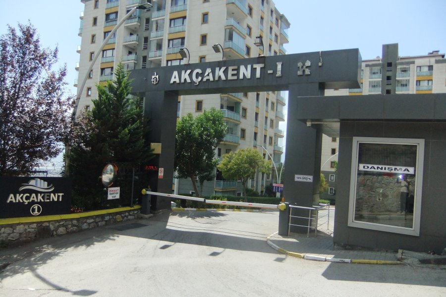 BAĞÇEŞME AKÇAKENT-1 SİTESİNDE SATILIK 3+1 KULLANIMA HAZIR BOŞ DAİRE.